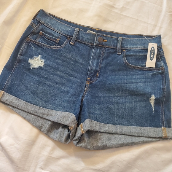 Old Navy Pants - Old Navy Boyfriend Shorts Size 10 NWT